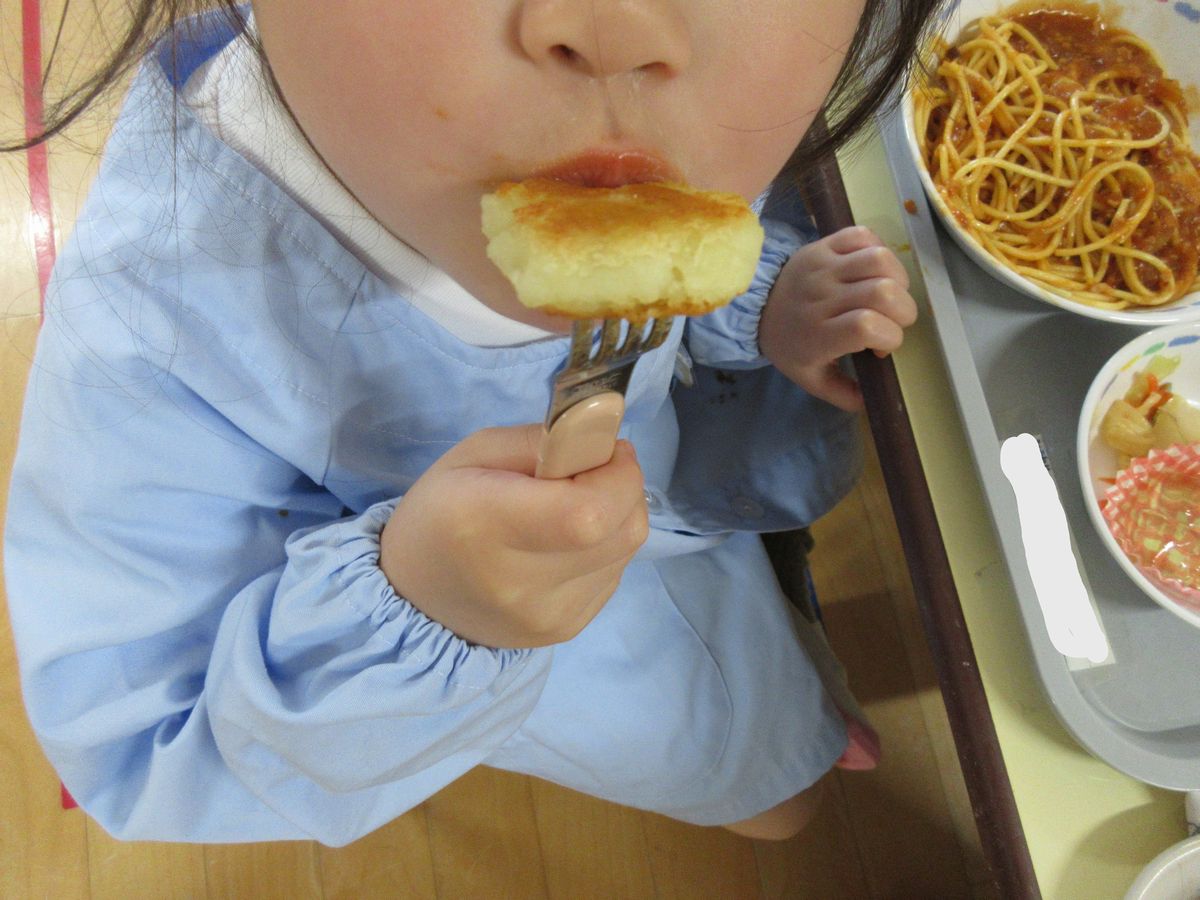 ３歳ジャガイモ④食べる (3)